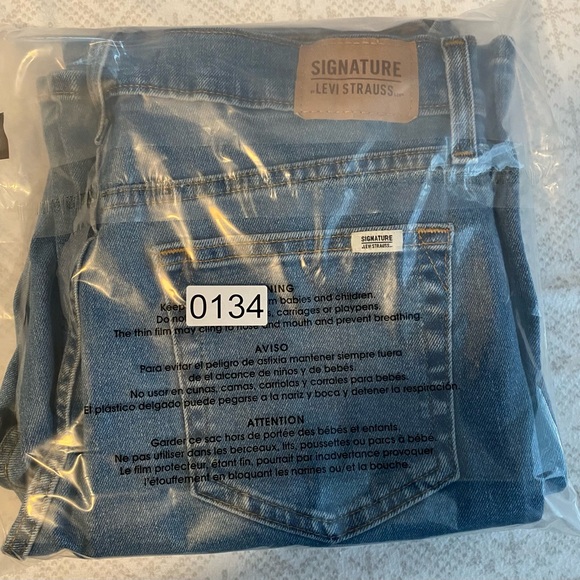 Signature by Levi Strauss Light Blue Flare Jeans - Picture 8 of 8